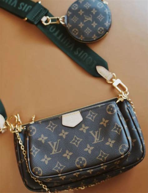 louis vuitton purse green strap